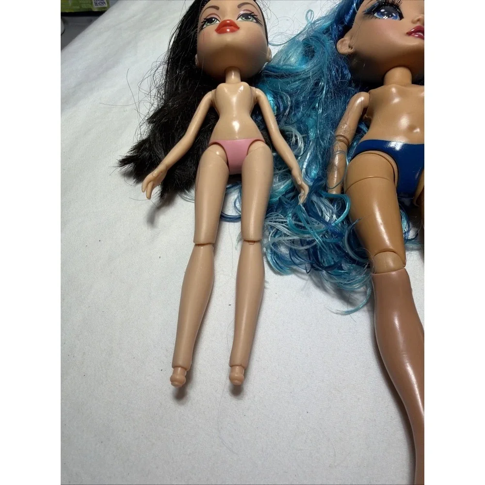 Lot Of 3 Rainbow High Dolls And 1 Bratz Doll